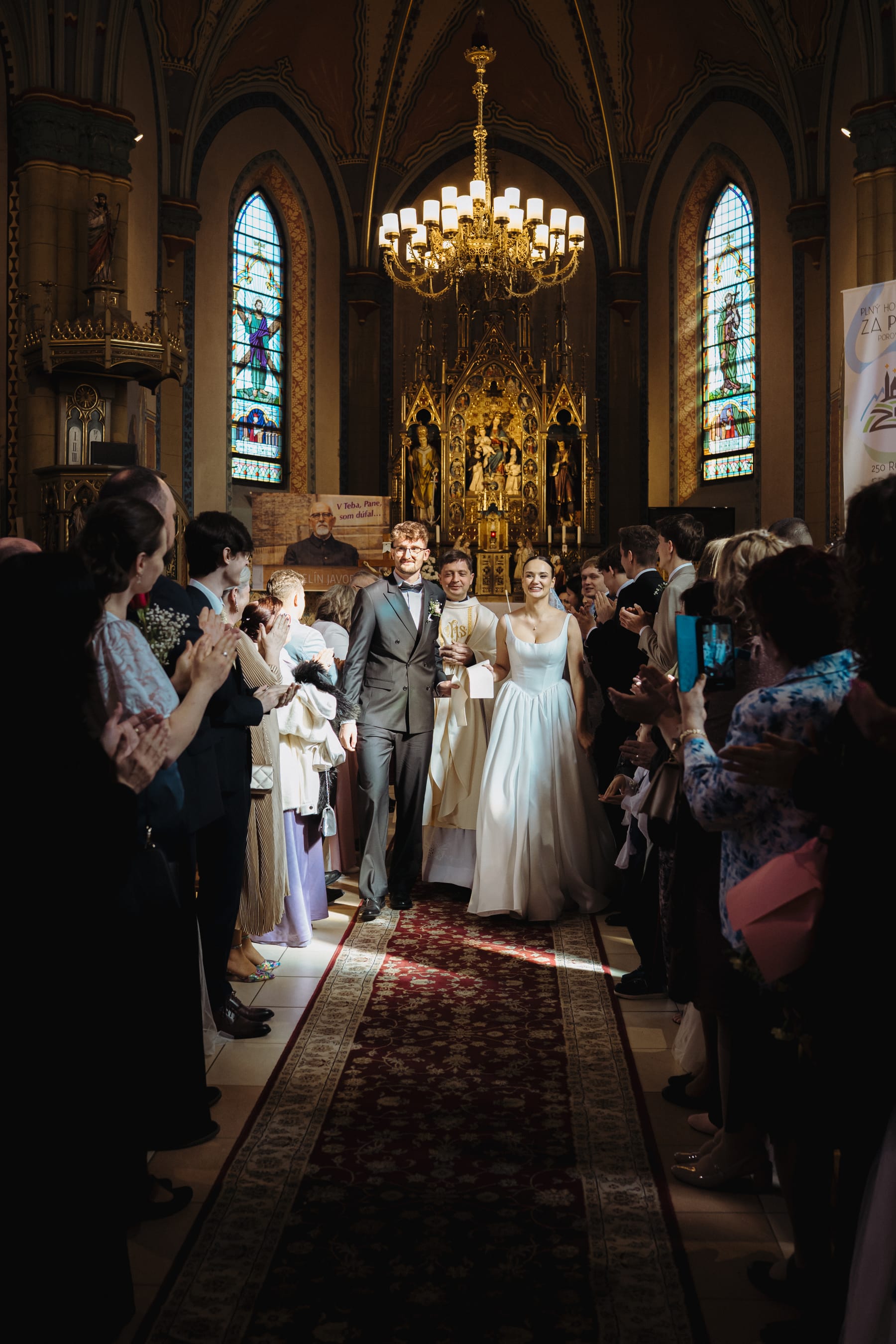 Dokumentárna fotografia zo svadobného dňa.